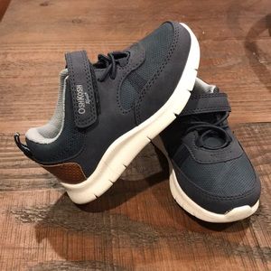 NWOT OshKosh Sneakers size 6T